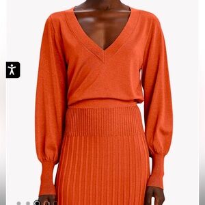 NWT Small Intermix Finley Autumn Orange Long Sleeved V-Neck Metallic Sweater